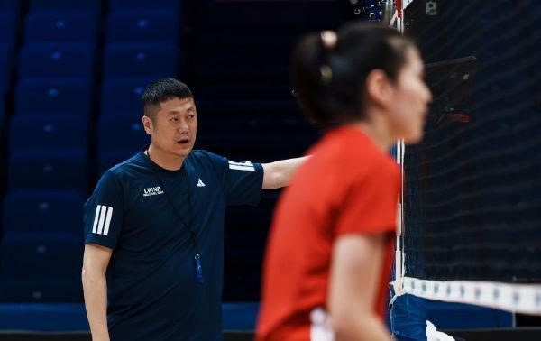 leyu团队-历史首败捷克，女排教练赵勇：年轻选手欠缺大赛硬仗历练